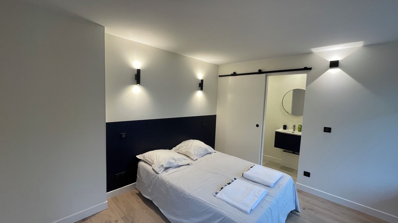 Photo of Bedroom in Angon