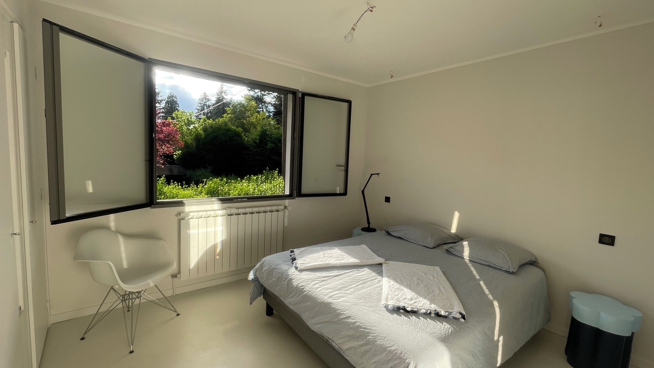 Photo of Bedroom in Angon