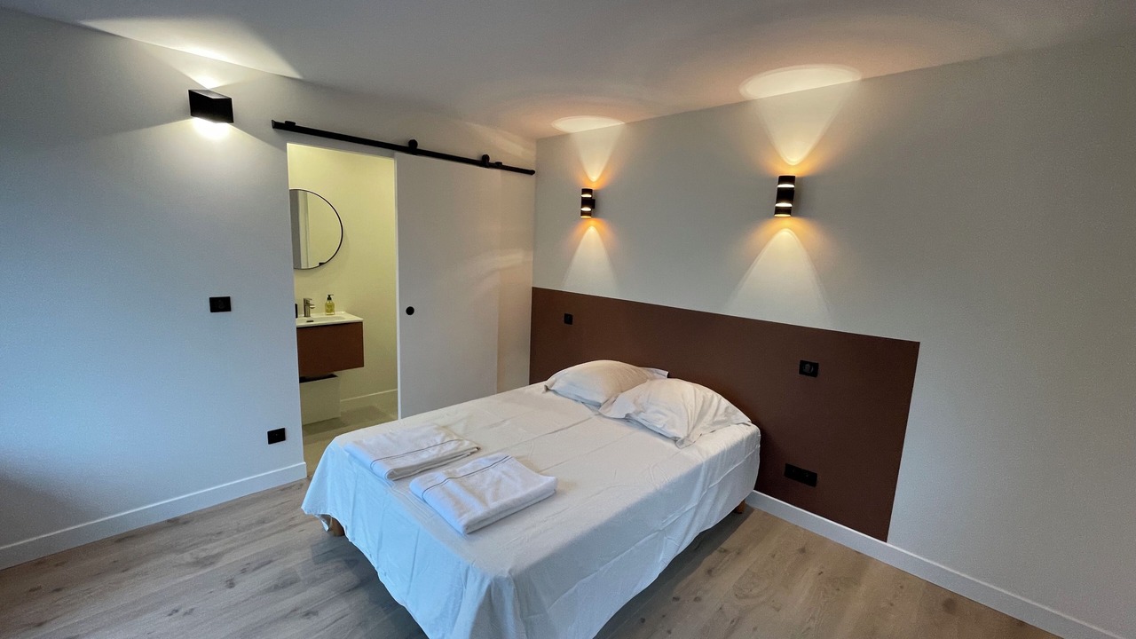 Photo of Bedroom in Angon