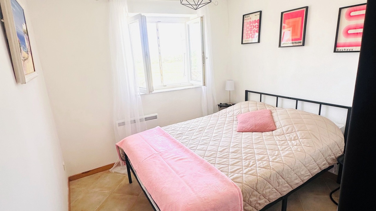 Photo of Bedroom in Portes-en-Valdaine