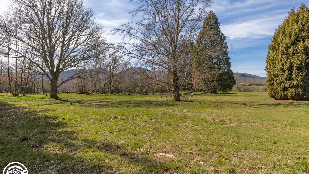 Photo of Outdoor in Charbonnieres-les-Varennes