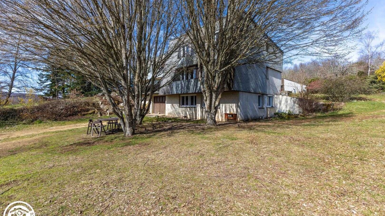 Photo of Outdoor in Charbonnieres-les-Varennes