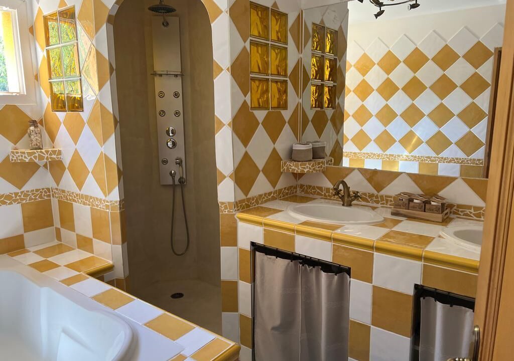 Photo of Bathroom in La Verdiere