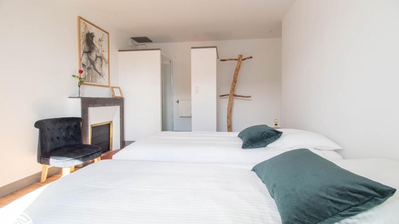 Photo of Bedroom in Charbonnieres-les-Varennes