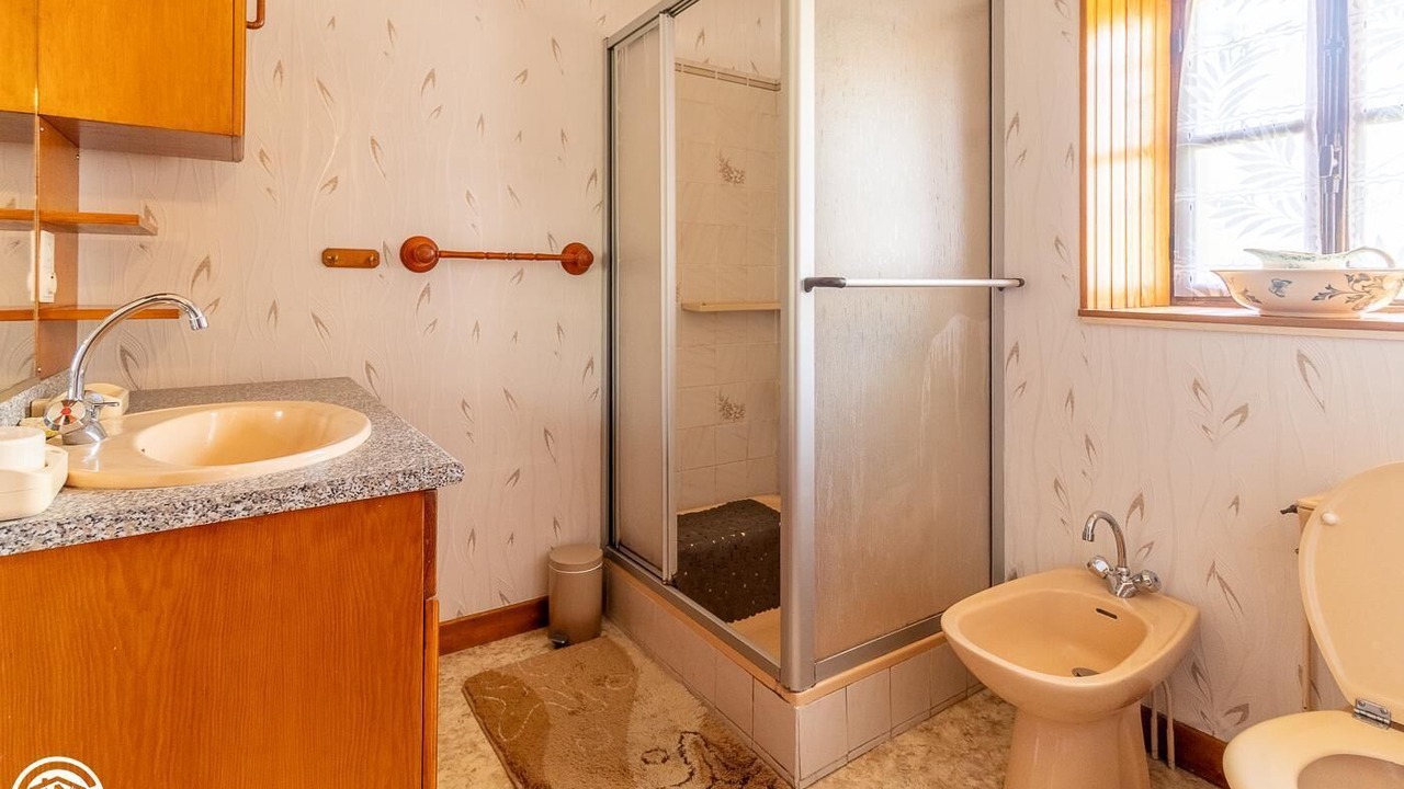 Photo of Bathroom in Miremont