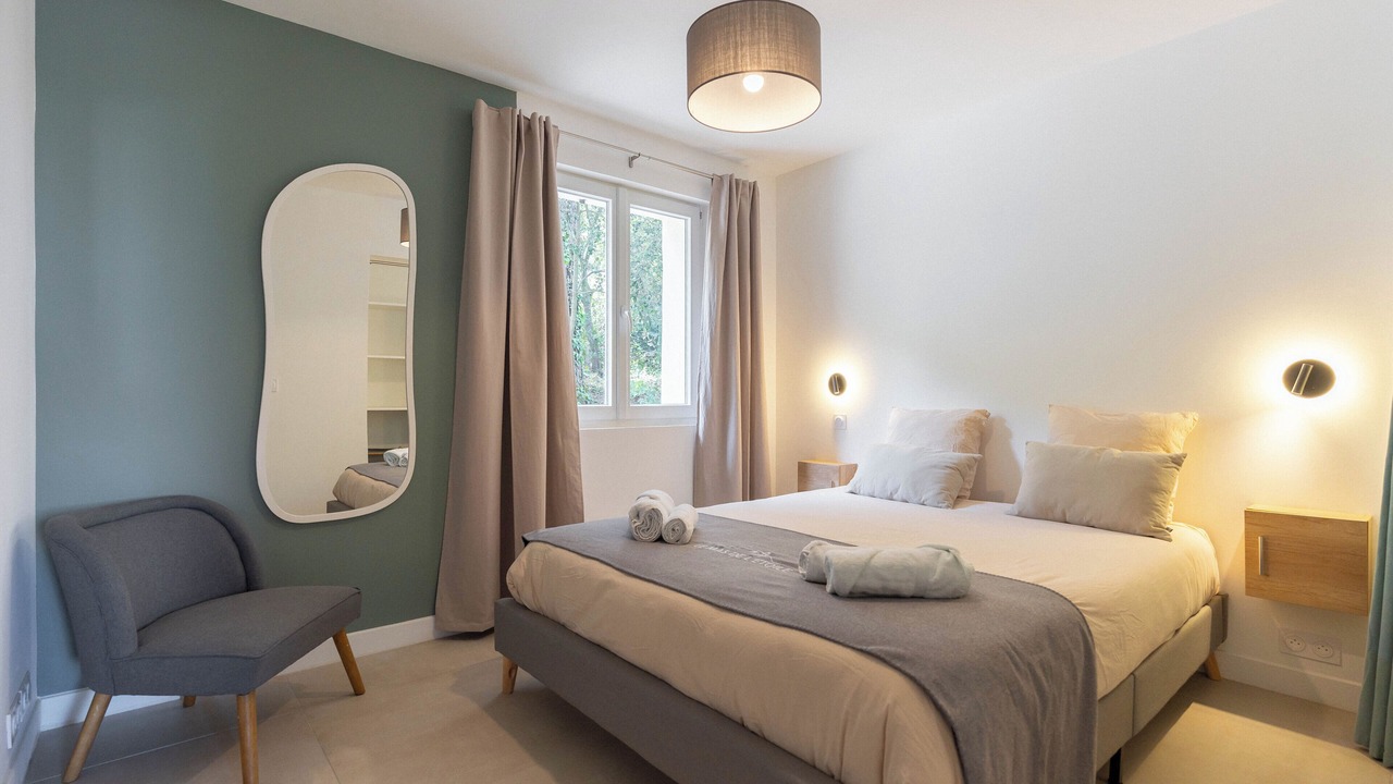 Photo of Bedroom in Mimet