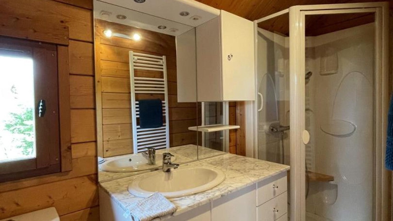 Photo of Bathroom in Saint-Bonnet-Troncais