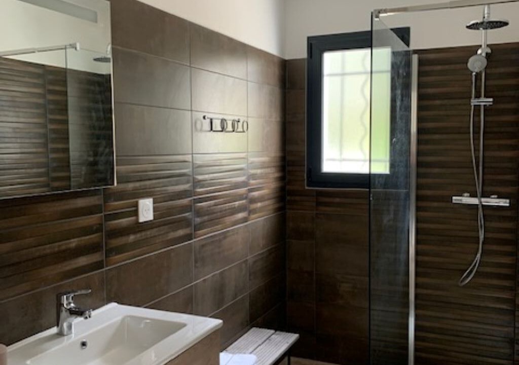 Photo of Bathroom in Saint-Laurent-du-Verdon