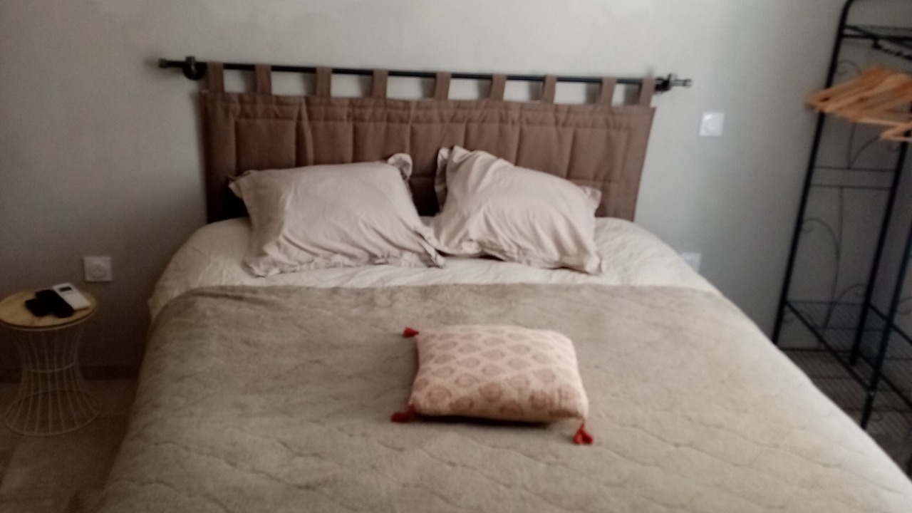 Photo of Bedroom in Montaren-et-Saint-Mediers