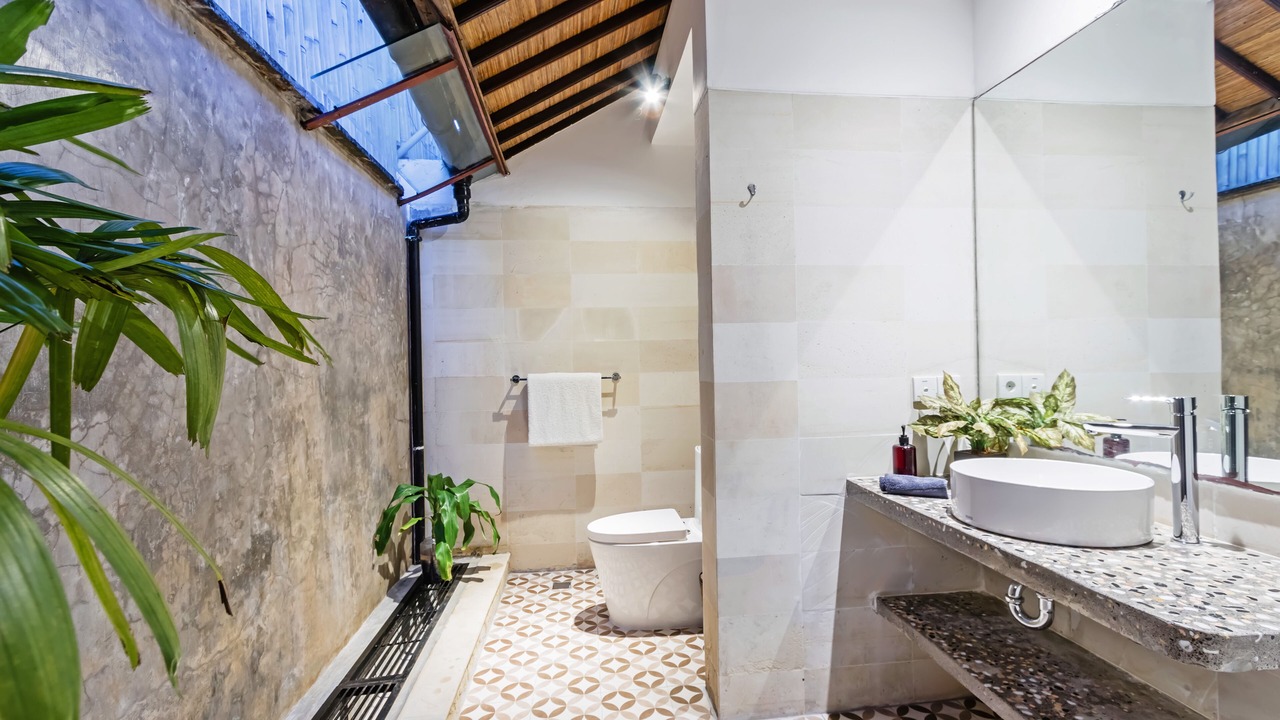 Photo of Bathroom in Laksmana