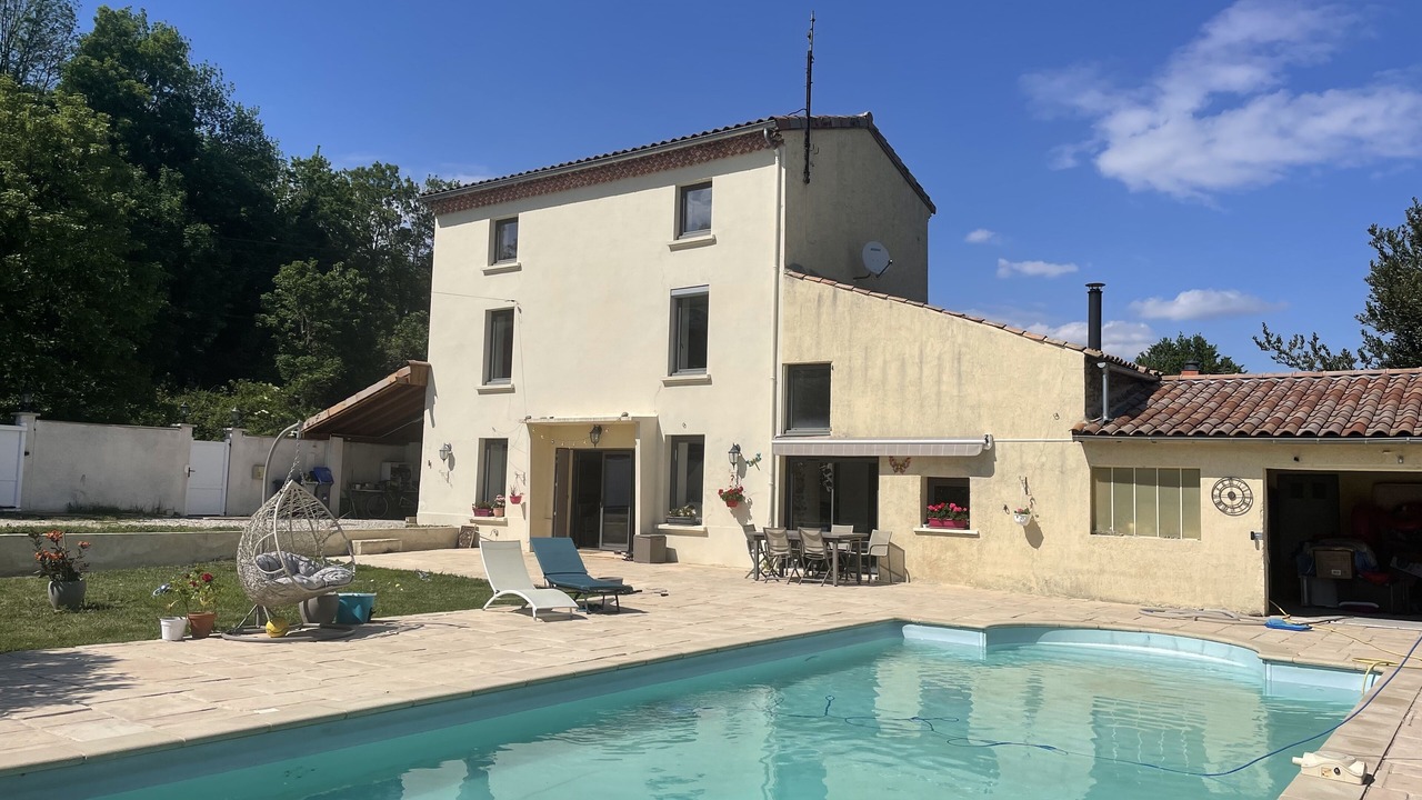 Photo of Outdoor in Valence