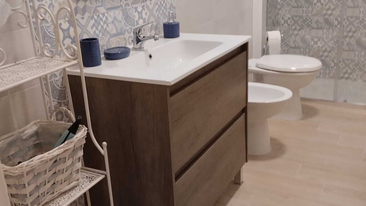 Photo of Bathroom in Recale