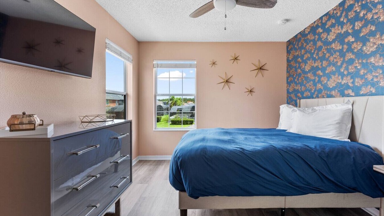 Photo of Bedroom in Seasons