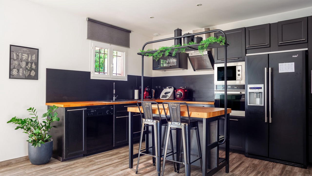 Photo of Kitchen in Meounes-les-Montrieux