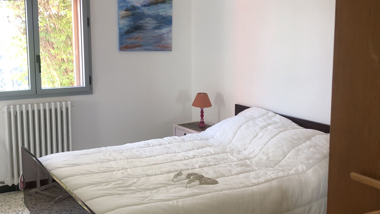Photo of Bedroom in Cadenet