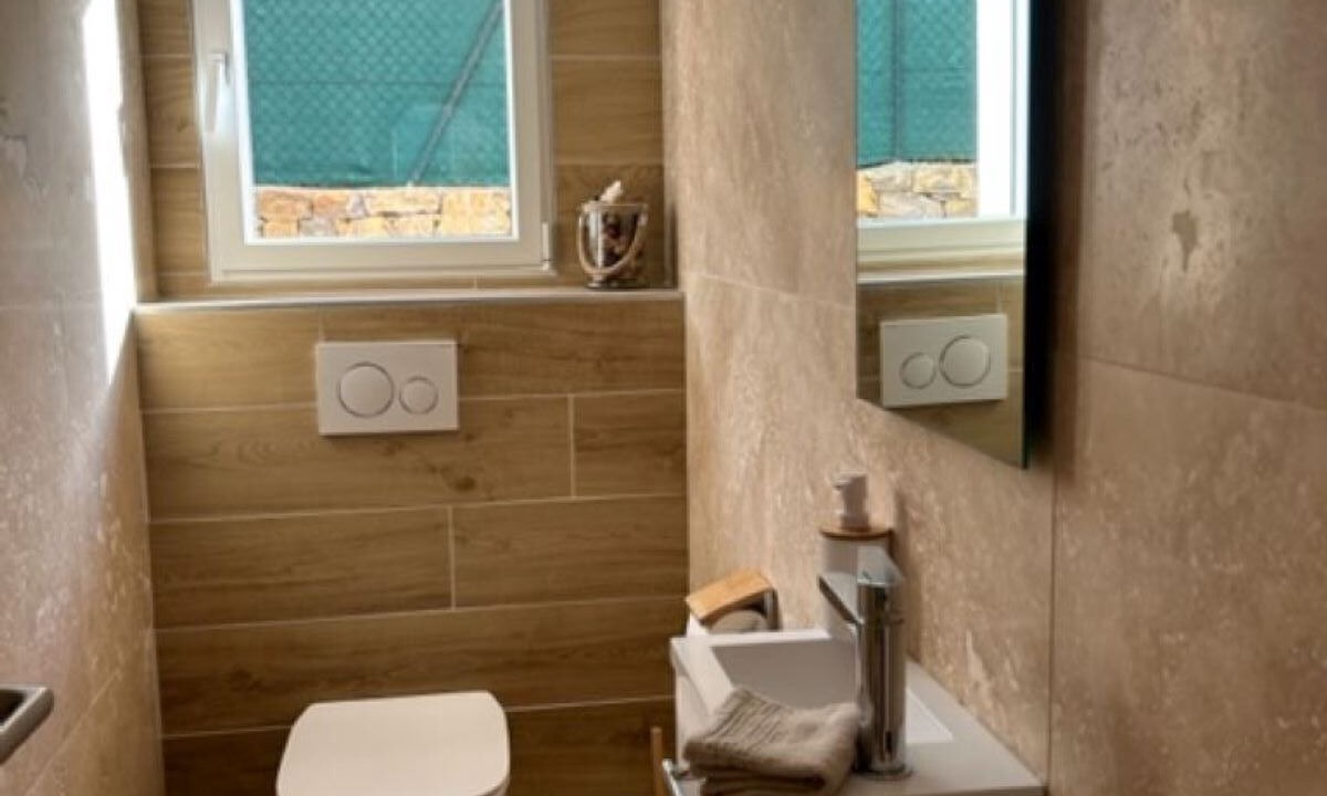 Photo of Bathroom in Flayosc