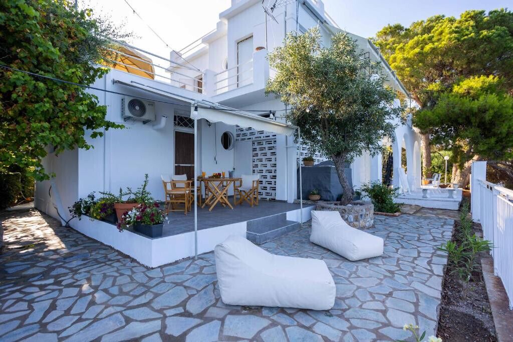 Photo of Outdoor in Diasella