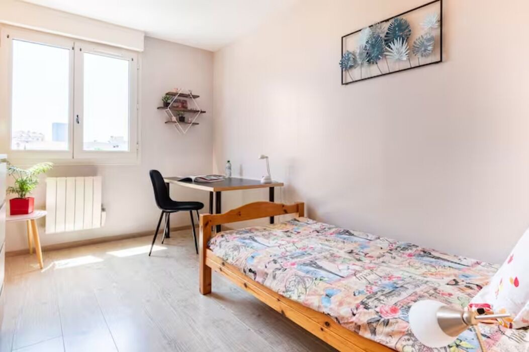 Photo of Bedroom in Charpennes - Charmettes