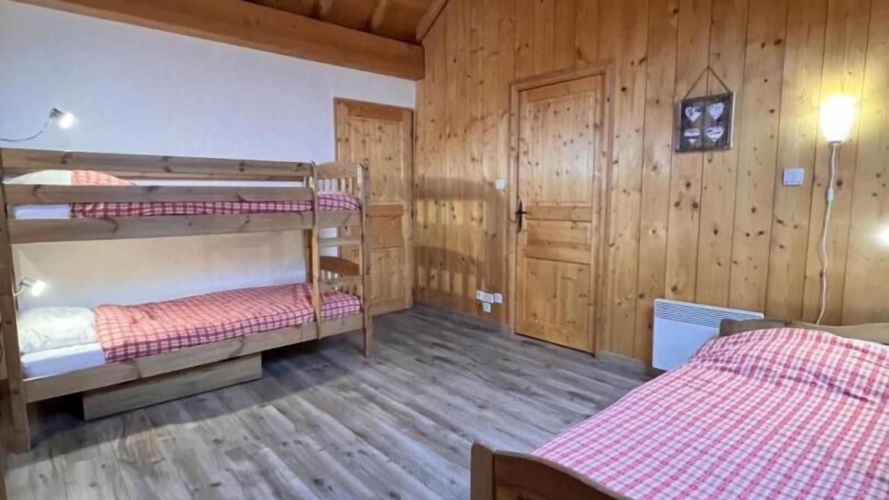 Photo of Bedroom in Albiez-le-Vieux