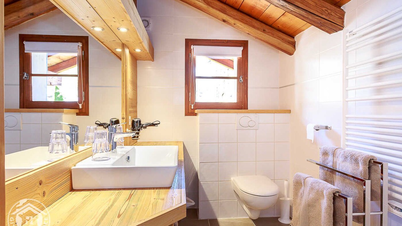 Photo of Bathroom in Crest-Voland