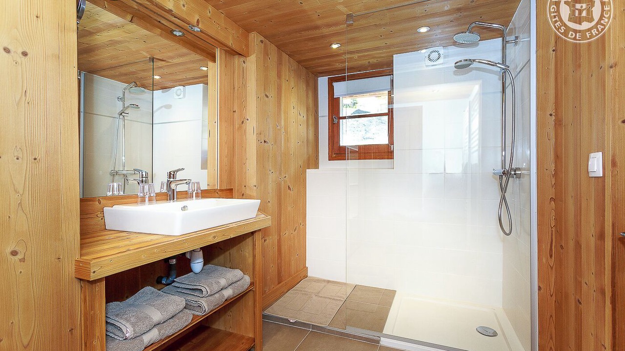 Photo of Bathroom in Crest-Voland