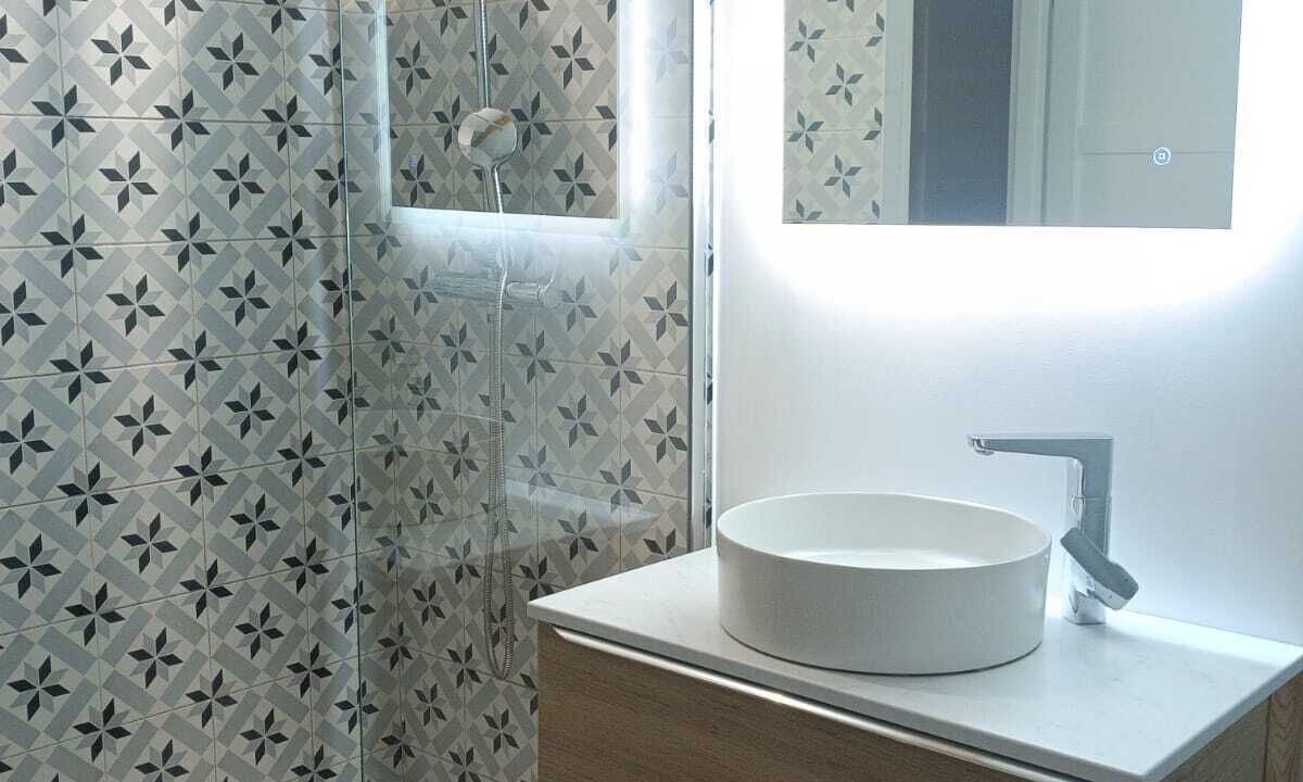 Photo of Bathroom in Puget-Ville