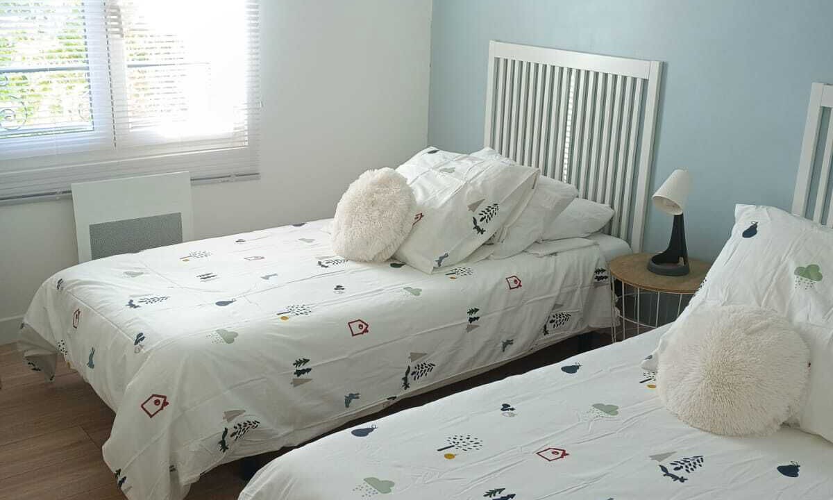 Photo of Bedroom in Puget-Ville
