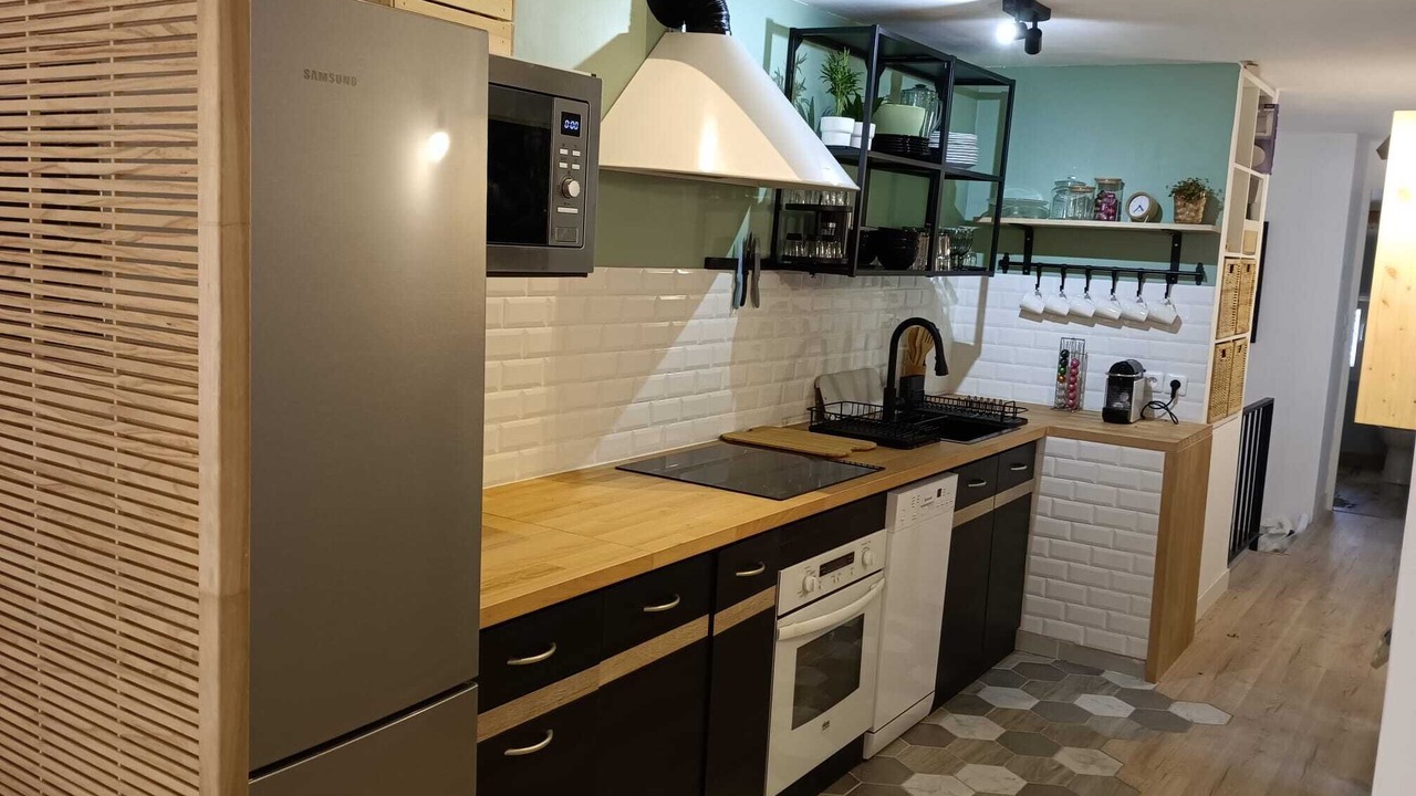 Photo of Kitchen in Puget-Ville
