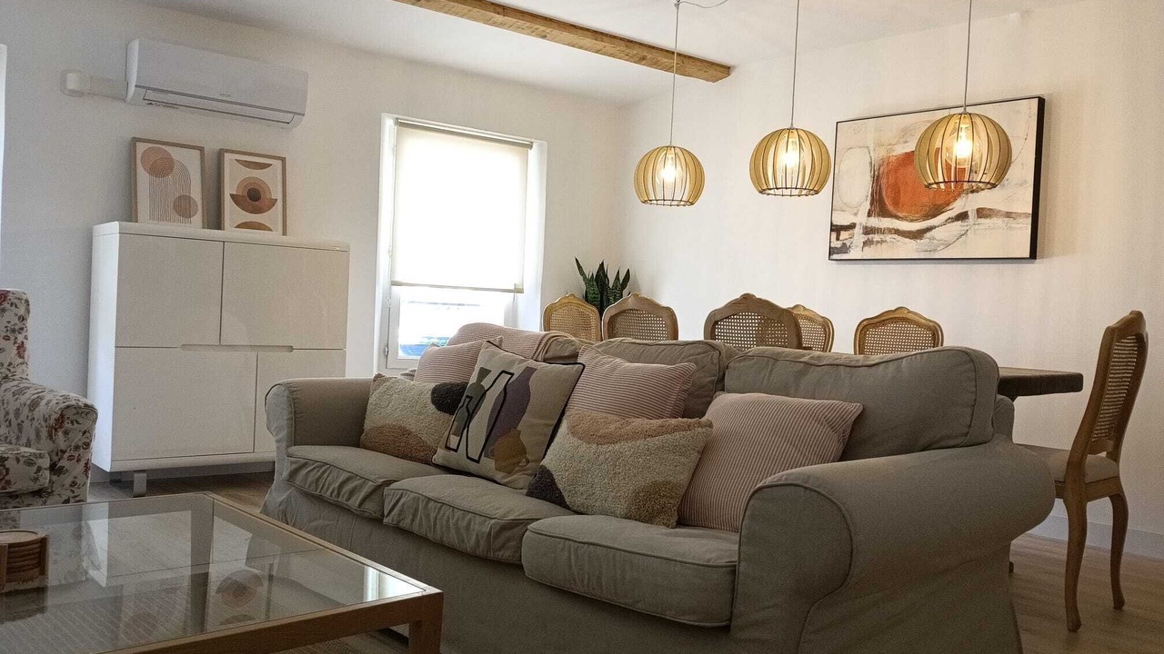 Photo of Livingroom in Puget-Ville