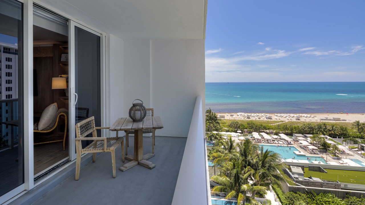Photo of Patio Balcony in Mid Beach