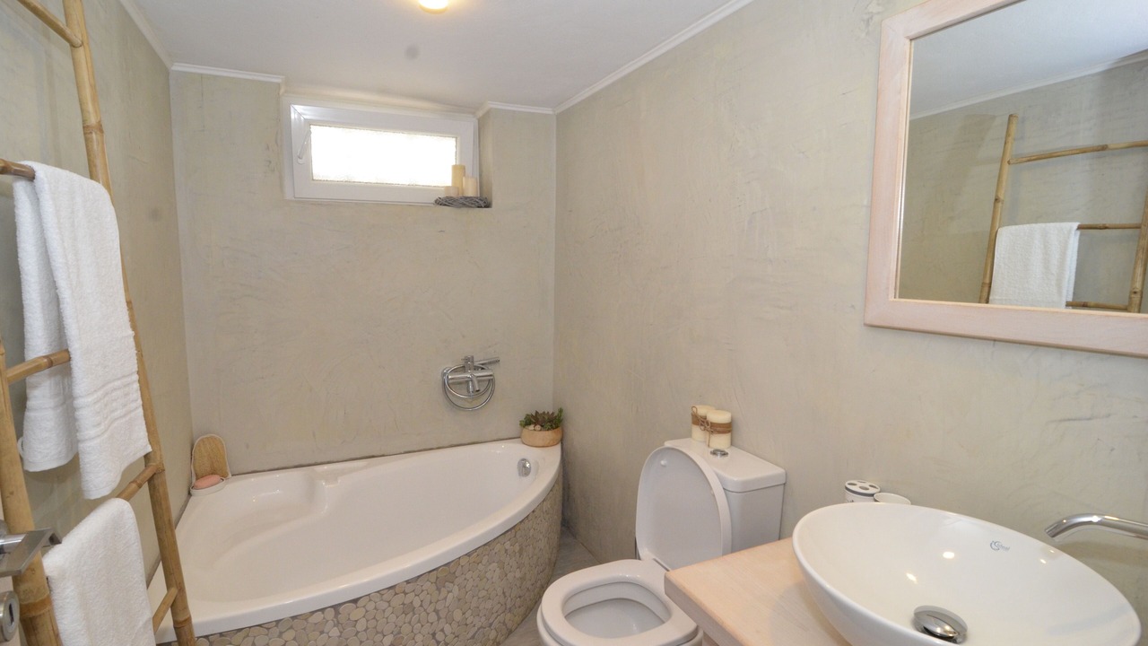 Photo of Bathroom in Alykes