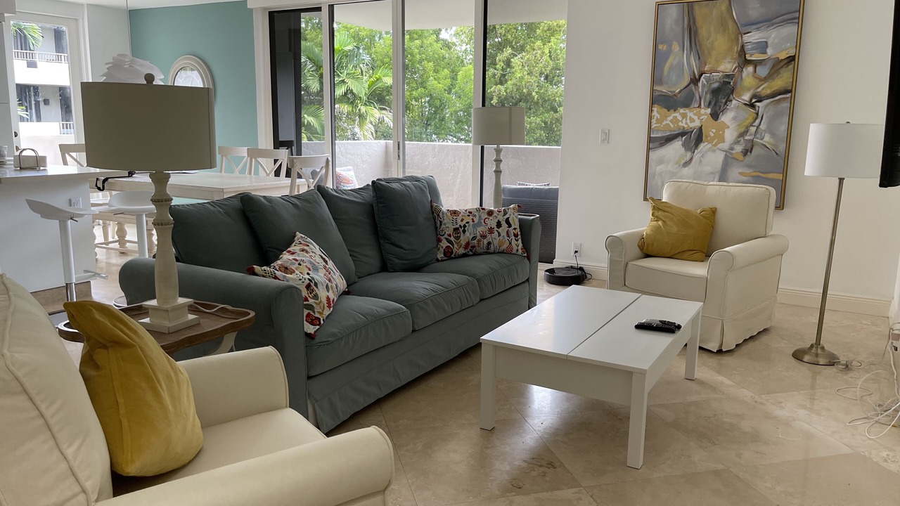 Photo of Livingroom in Key Biscayne