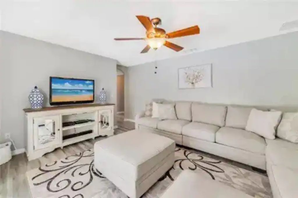 Photo of Livingroom in Thousand Oaks