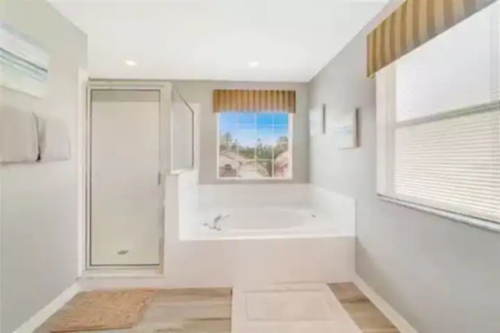 Photo of Bathroom in Thousand Oaks