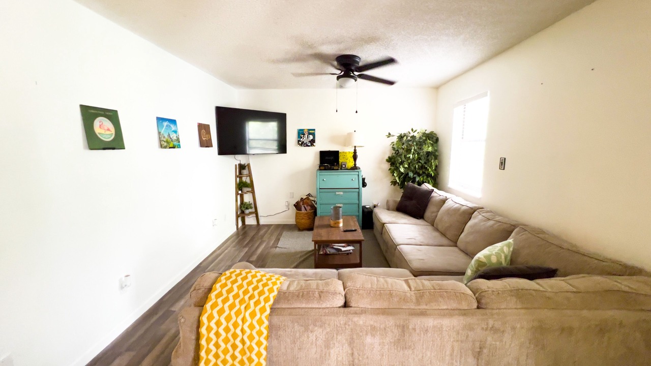Photo of Livingroom in Nichols
