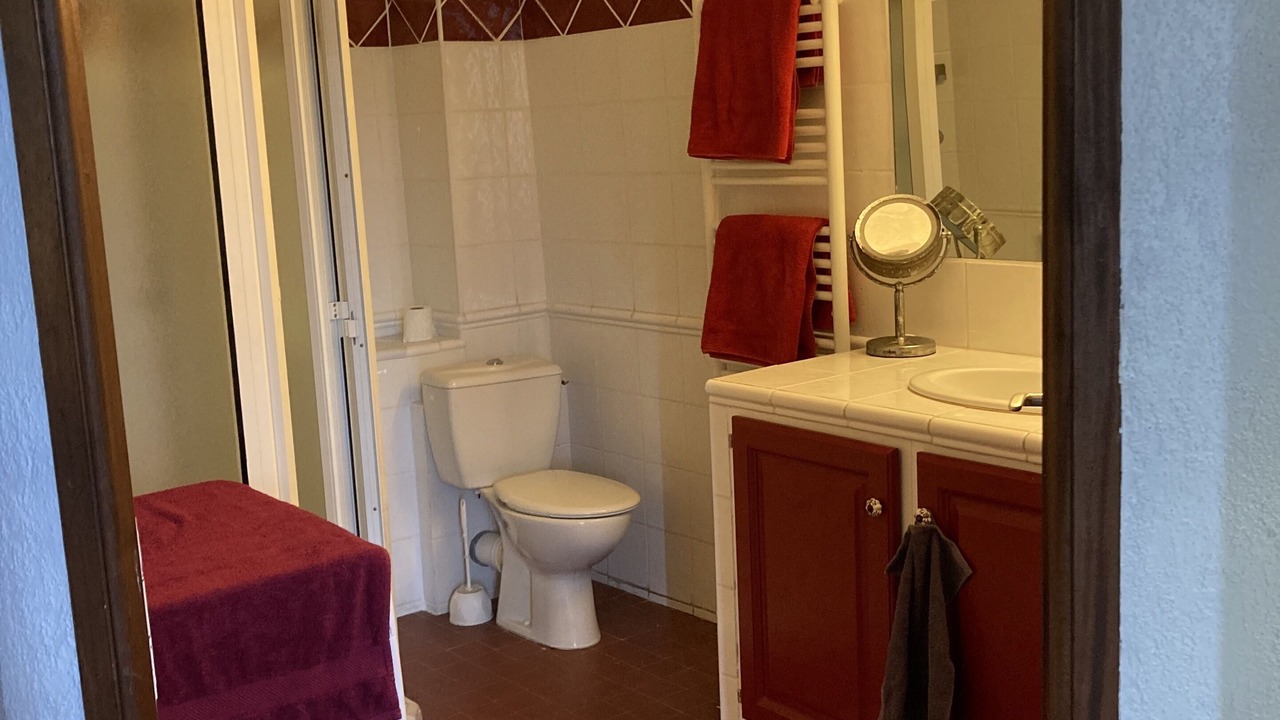 Photo of Bathroom in Flayosc