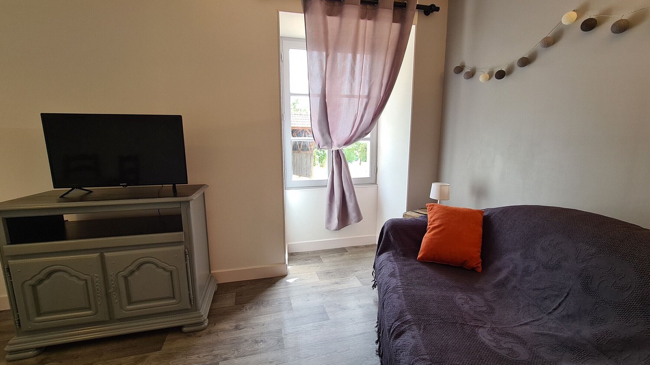 Photo of Livingroom in Verneuil-sur-Igneraie