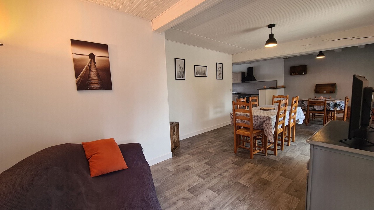 Photo of Livingroom in Verneuil-sur-Igneraie