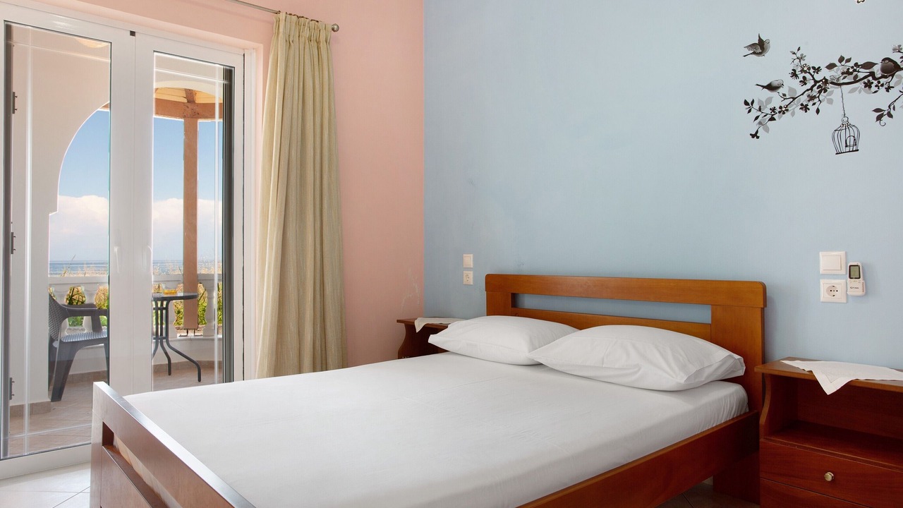Photo of Bedroom in Alonia