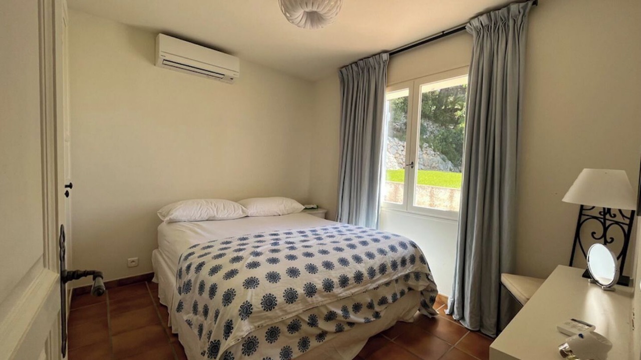 Photo of Bedroom in Ollioules
