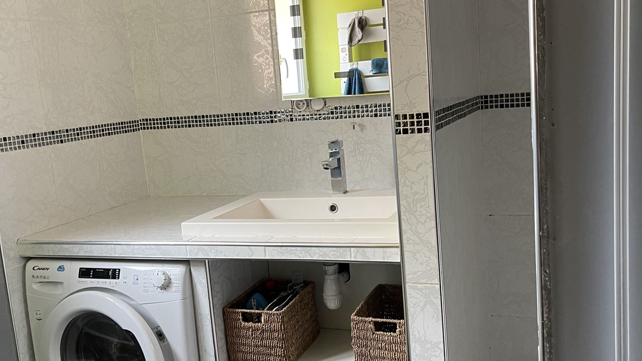 Photo of Bathroom in Flayosc