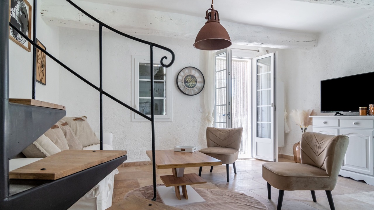 Photo of Livingroom in Fox-Amphoux