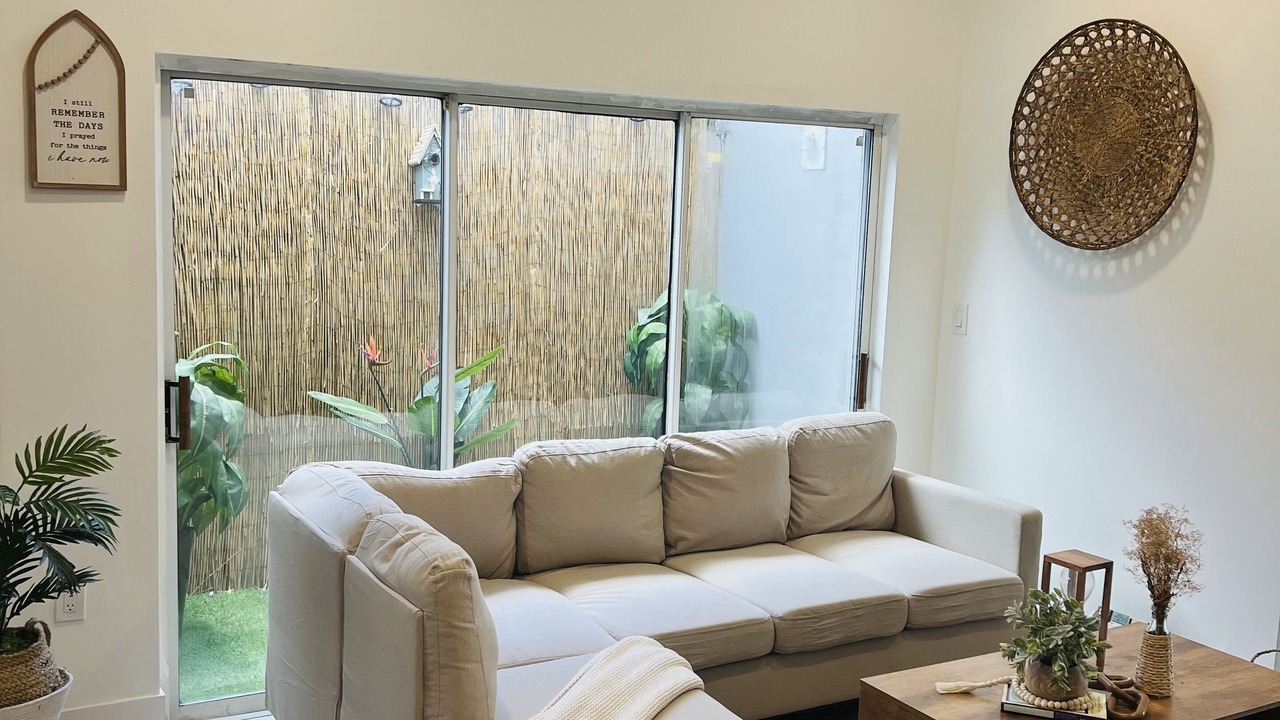 Photo of Livingroom in Richmond West