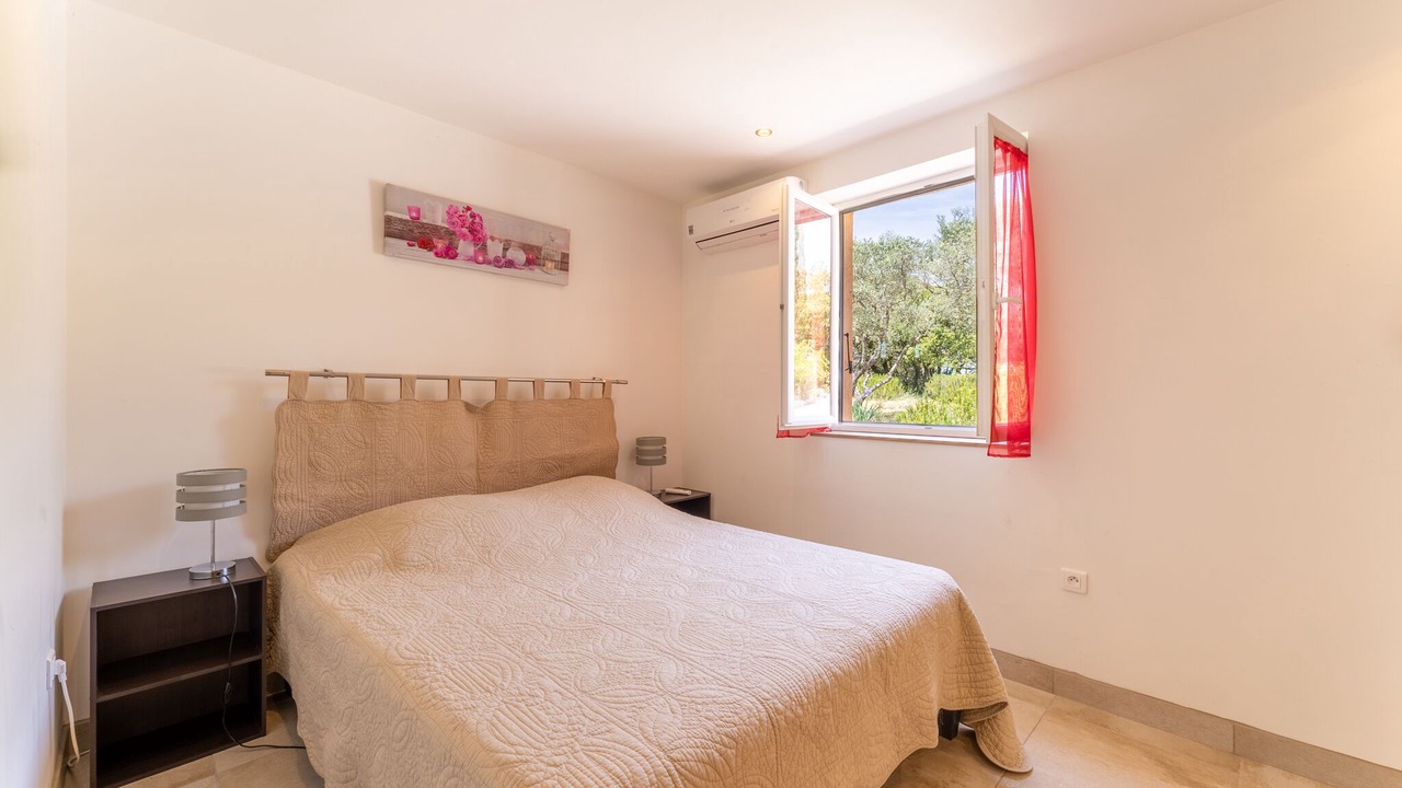 Photo of Bedroom in Saint-Julien
