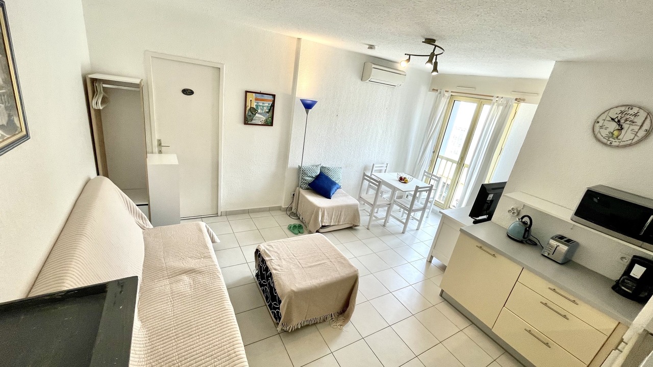 Photo of Livingroom in Cavaliere Beach