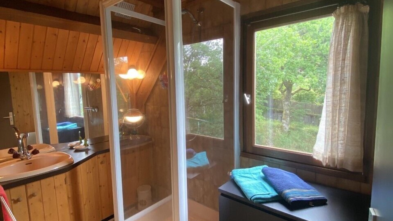 Photo of Bathroom in Miremont