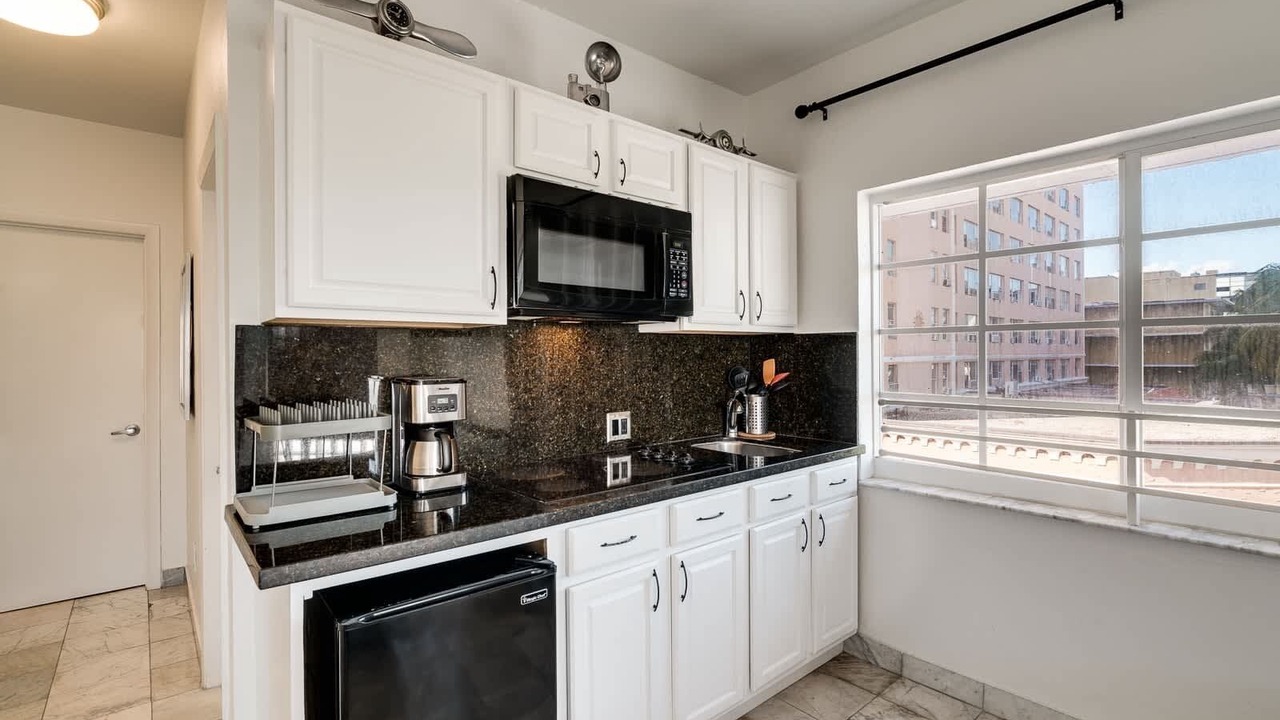 Photo of Kitchen in Flamingo/Lummus