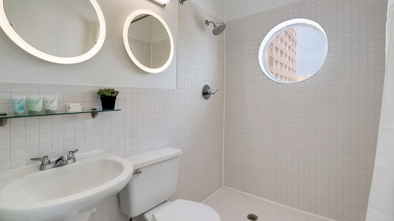 Photo of Bathroom in Flamingo/Lummus