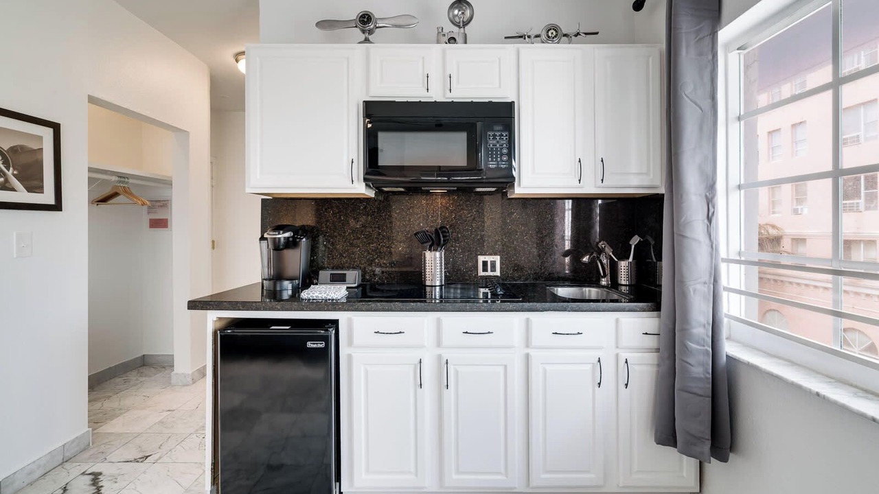 Photo of Kitchen in Flamingo/Lummus