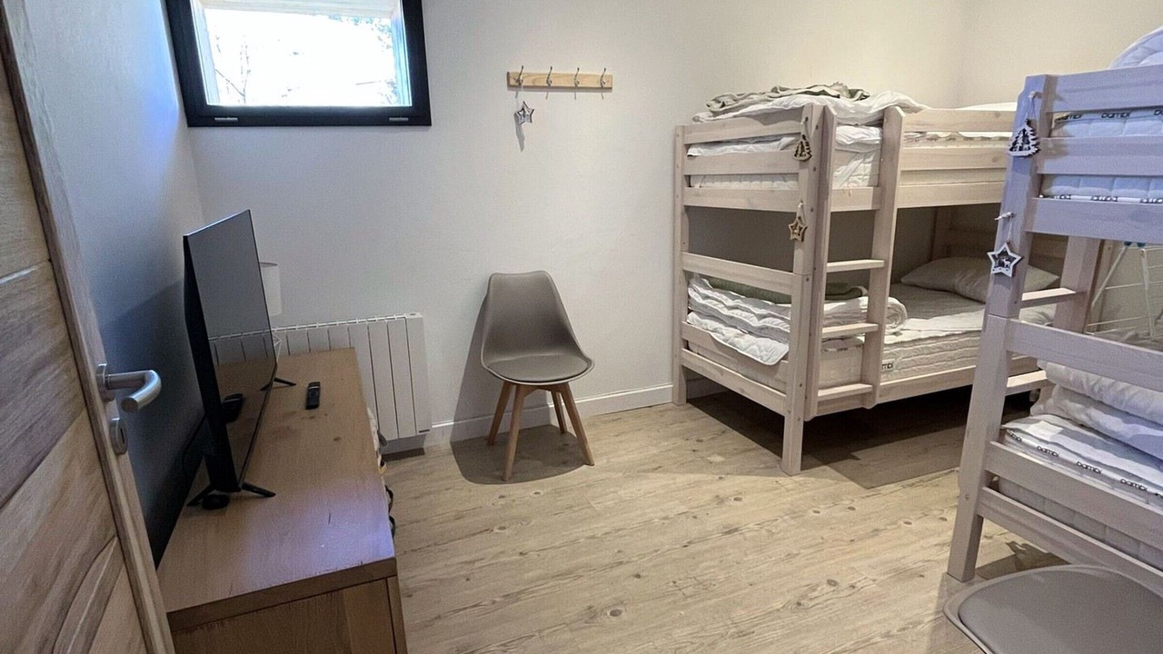 Photo of Bedroom in Albiez-le-Vieux